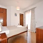 Spacious With Private Pool Prázdninový dům *