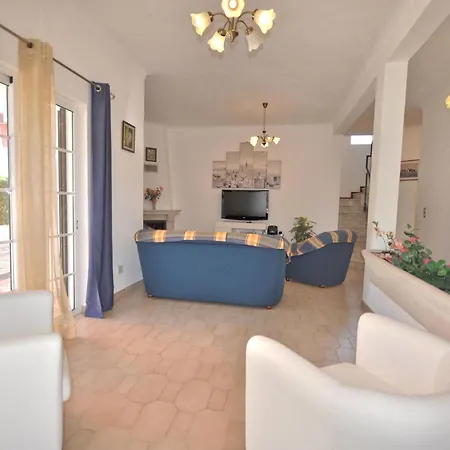 Spacious In The Typical Portuguese Style With Private Swimming Pool Near * Vilamoura