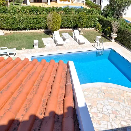 Spacious In The Typical Portuguese Style With Private Swimming Pool Near *