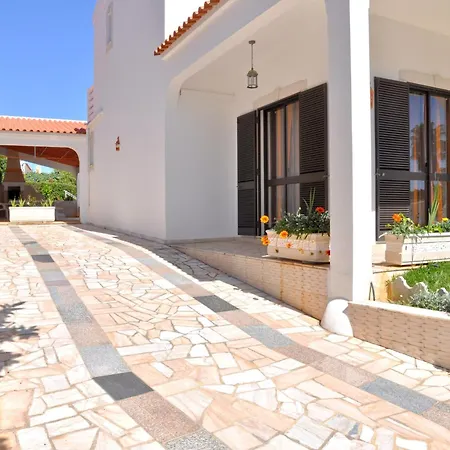別荘 Spacious In The Typical Portuguese Style With Private Swimming Pool Near *