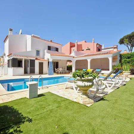 Spacious In The Typical Portuguese Style With Private Swimming Pool Near 別荘 *