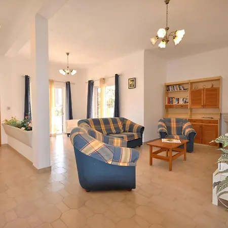 Spacious In The Typical Portuguese Style With Private Swimming Pool Near