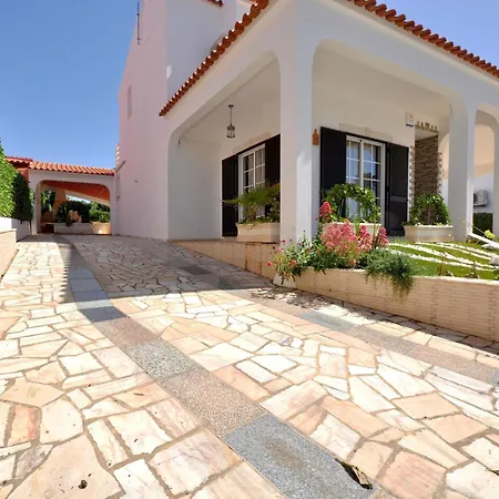 Spacious In The Typical Portuguese Style With Private Swimming Pool Near Holiday home *