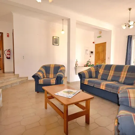 Holiday home Spacious In The Typical Portuguese Style With Private Swimming Pool Near *
