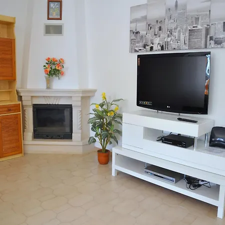 Spacious In The Typical Portuguese Style With Private Swimming Pool Near