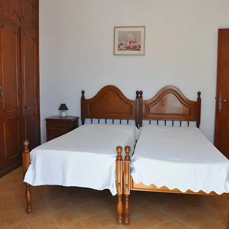 Spacious In The Typical Portuguese Style With Private Swimming Pool Near *
