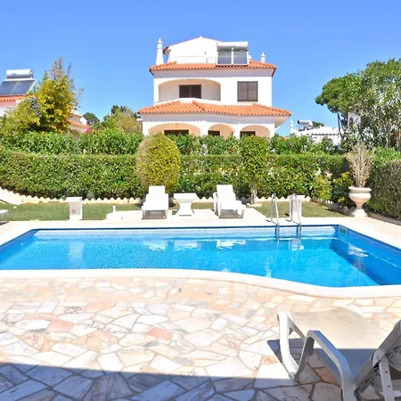 Spacious In The Typical Portuguese Style With Private Swimming Pool Near Vilamoura