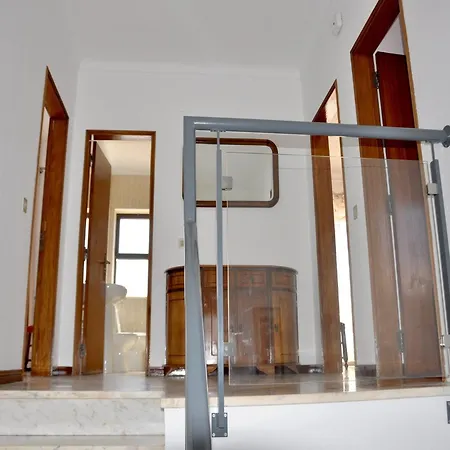 Spacious In The Typical Portuguese Style With Private Swimming Pool Near * Vilamoura
