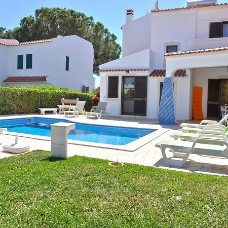 Spacious In The Typical Portuguese Style With Private Swimming Pool Near Holiday home Vilamoura