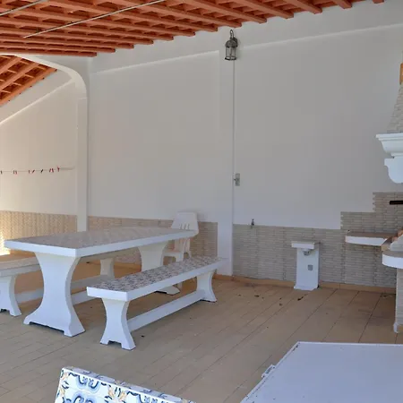 Spacious In The Typical Portuguese Style With Private Swimming Pool Near Vilamoura