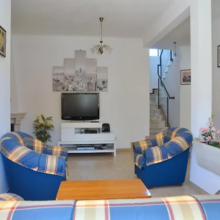 Spacious In The Typical Portuguese Style With Private Swimming Pool Near *