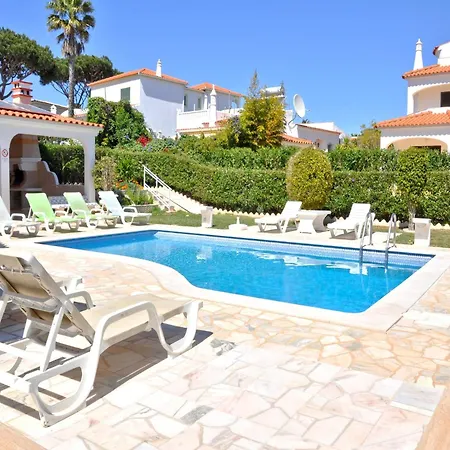 Spacious In The Typical Portuguese Style With Private Swimming Pool Near Holiday home Vilamoura
