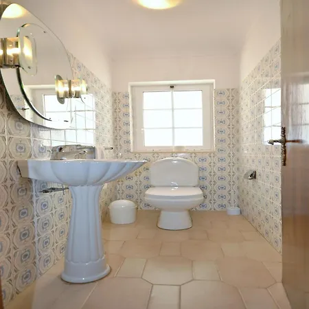Spacious In The Typical Portuguese Style With Private Swimming Pool Near