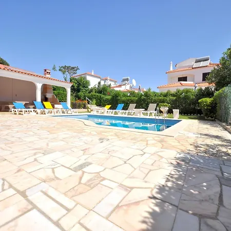 Spacious In The Typical Portuguese Style With Private Swimming Pool Near *