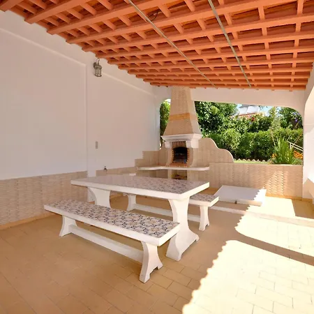 Spacious In The Typical Portuguese Style With Private Swimming Pool Near Vilamoura