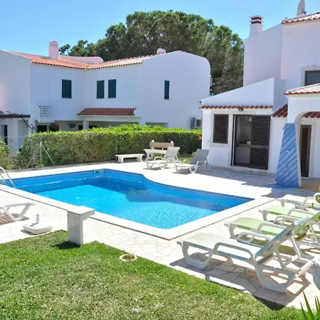 Holiday home Spacious In The Typical Portuguese Style With Private Swimming Pool Near *