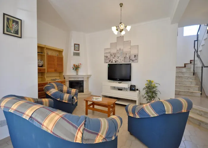 Ferienhaus Spacious With Private Pool