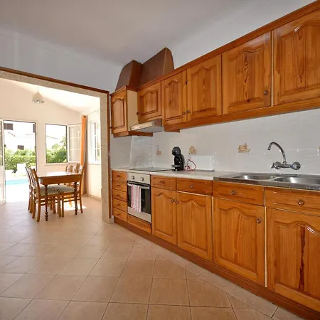 Spacious With Private Pool Ferienhaus